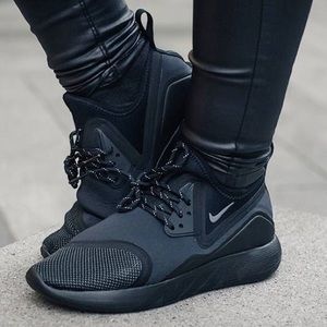 ❤️ Sale❗️ 💯 Authentic Nike Lunar Charge